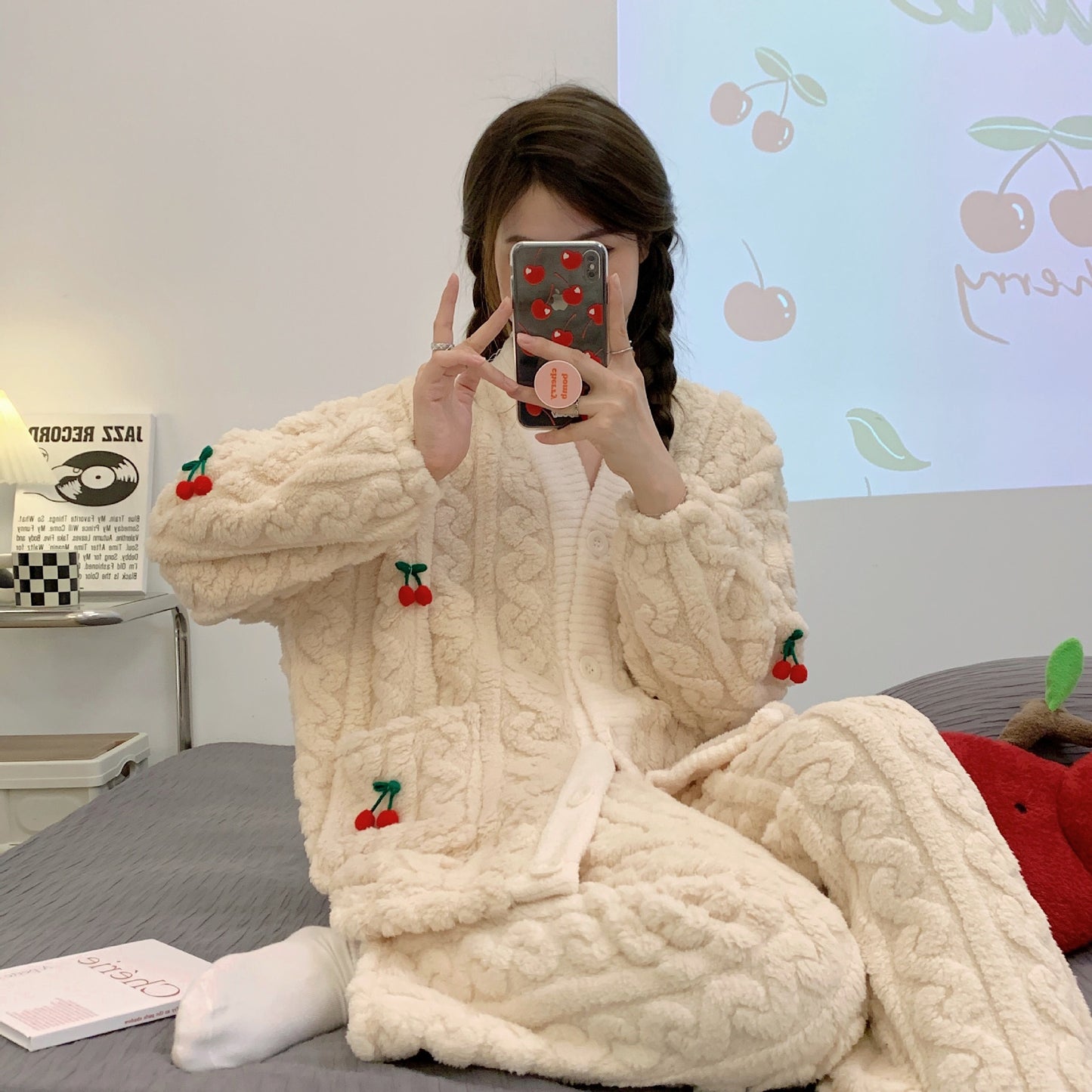 [100456] チェリー柄のレディースパジャマセット